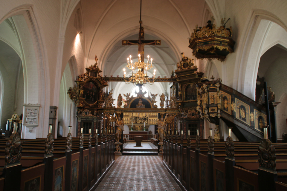 Алтарь. Часовня францисканского монастыря Хорсенс (Horsens Klosterkirke), Дания. 26 марта 2019