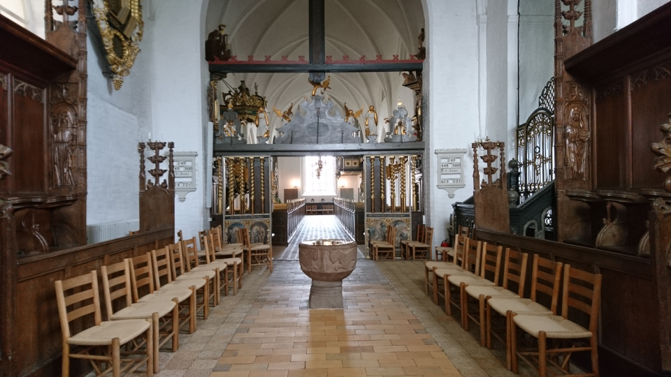 Крестильная купель. Часовня францисканского монастыря Хорсенс (Horsens Klosterkirke), Дания. 26 марта 2019