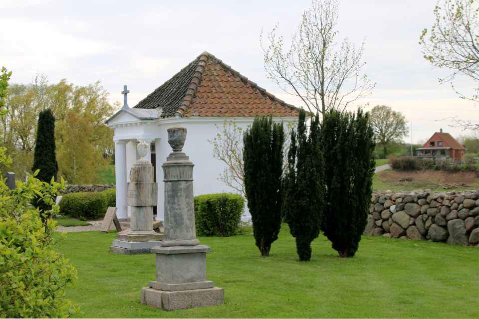 Павильон. Церковь Эгесков (Egeskov Kirke), Фредерисия, Дания. 5 мая 2023 