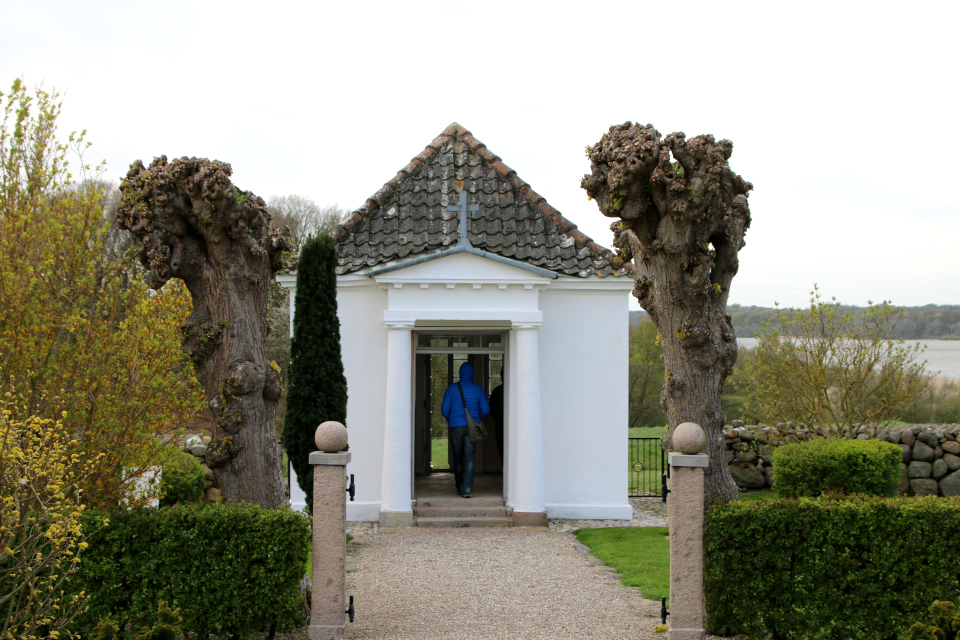 Павильон. Церковь Эгесков (Egeskov Kirke), Фредерисия, Дания. 5 мая 2023 