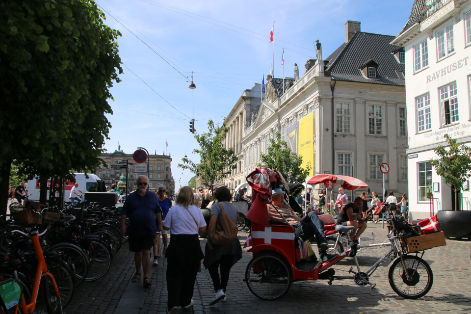 Велосипеды рикши Нюхавн, Nyhavn, Копенгаген, Дания. 9 июня 2023 